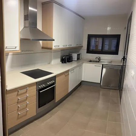 度假居 Cozy With Pool And Sea Views
